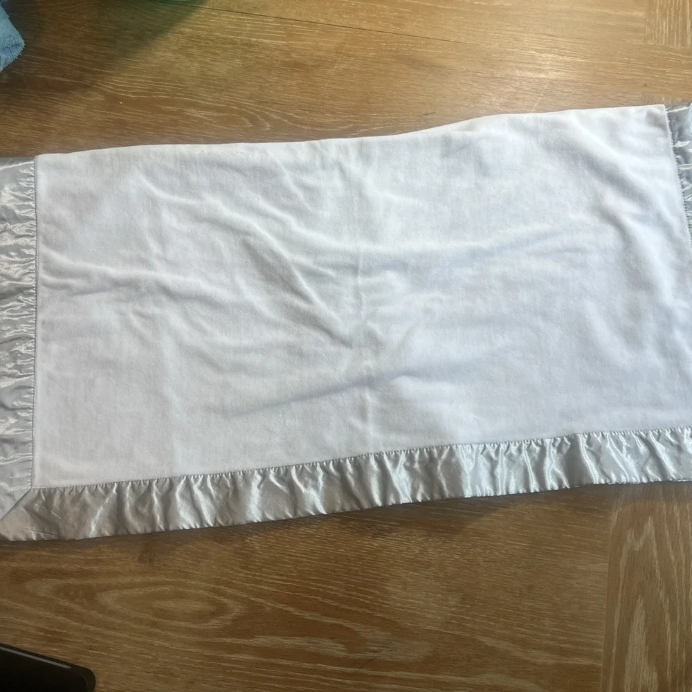 The Childrens Place White Baby‎ Blanket Silver Gray Bear ABC Blocks Satin Trim
